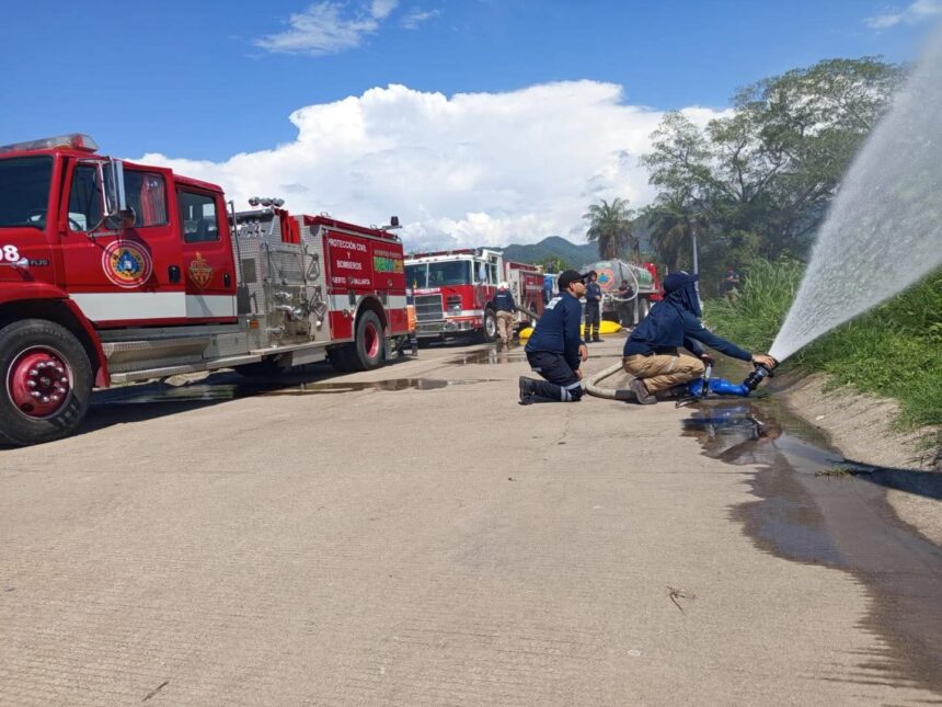 IMG-20250630-WA0139 “PC y Bomberos de Vallarta está más capacitado que nunca”: Misael López