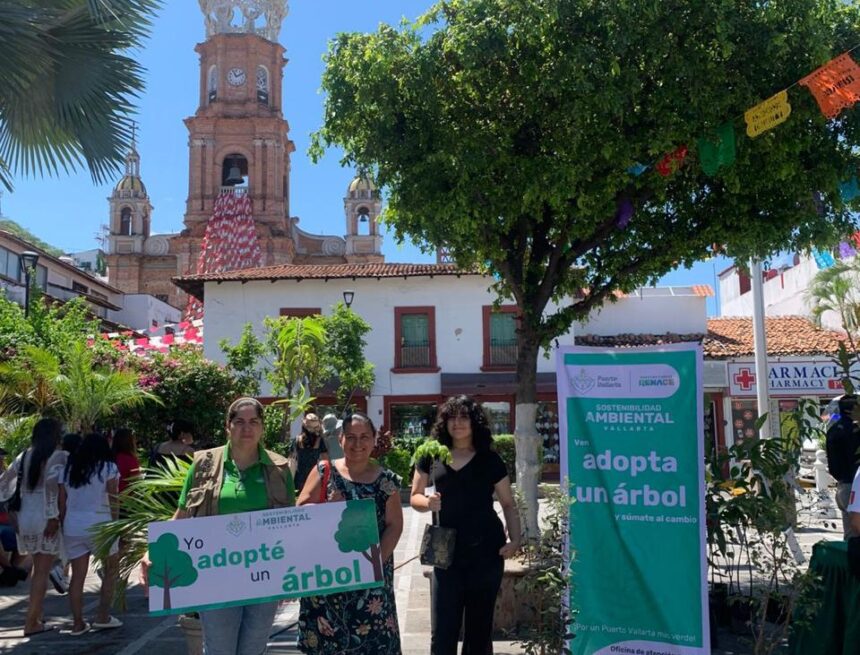 IMG-20250701-WA0094 La ciudad se pone verde: 45 árboles adoptados en la Plaza de Armas