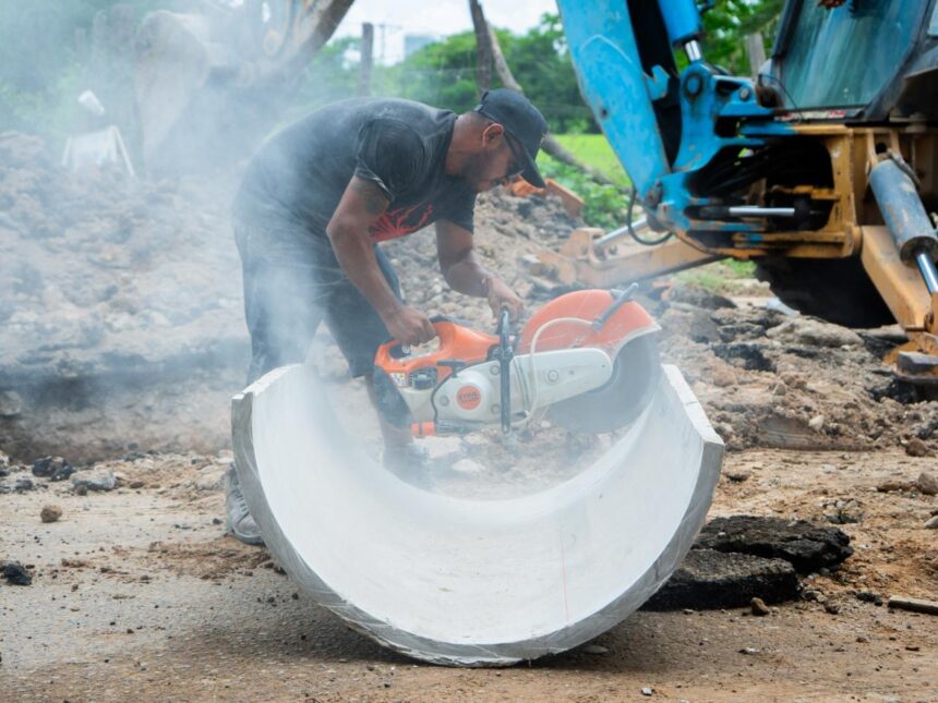 SEAPAL Vallarta atiende colapso de subcolector en La Floresta