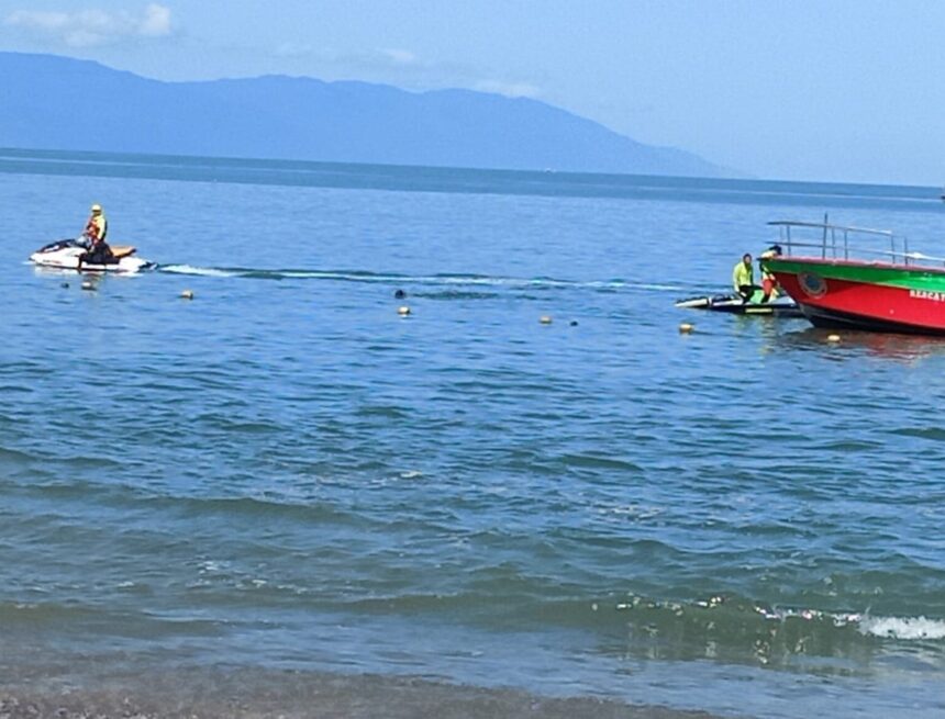 Localizan sin vida a joven tras lanzarse al mar para salvar a su hermano