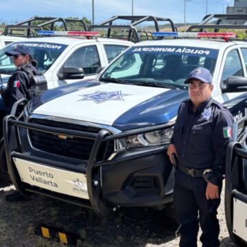 Entrega Lemus 56 patrullas a municipios de la zona Costa Norte-Sierra Occidental, Costa Sur y Sierra de Amula