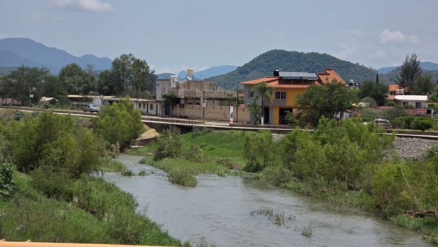 IMG-20250807-WA0275 Refuerzan obras preventivas en Talpa de Allende para evitar inundaciones