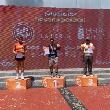Beatriz Martínez, la bombera de Puerto Vallarta que conquistó el podio en Carrera Vertical 2025