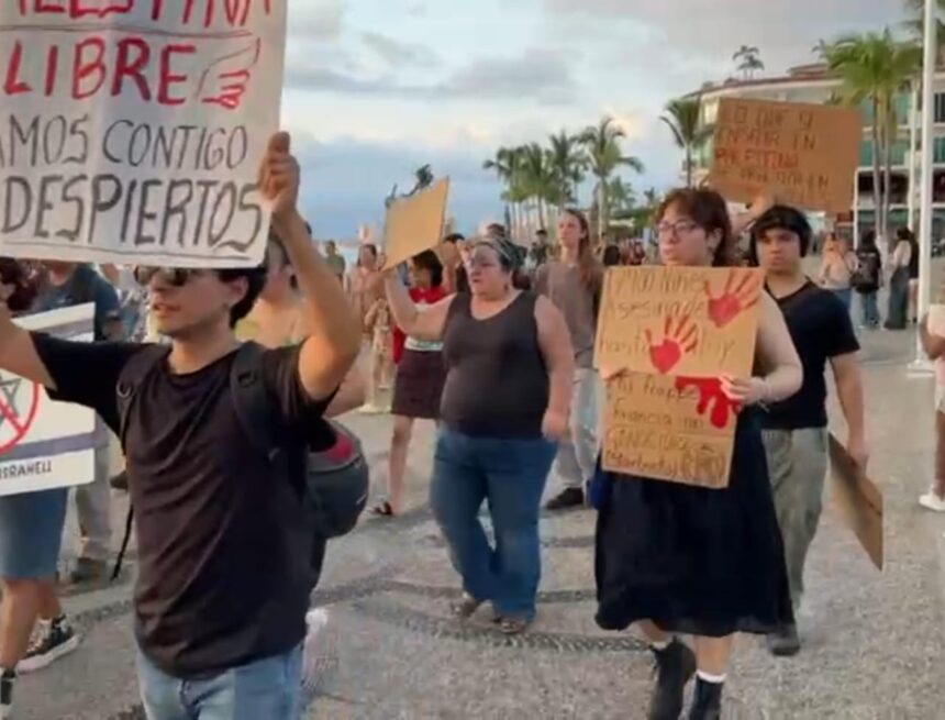 Se manifiestan en Puerto Vallarta en solidaridad con Gaza