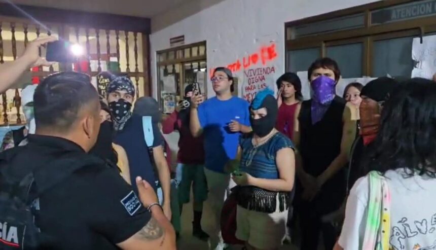 Puerto Vallarta alista denuncias por vandalización del patrimonio municipal