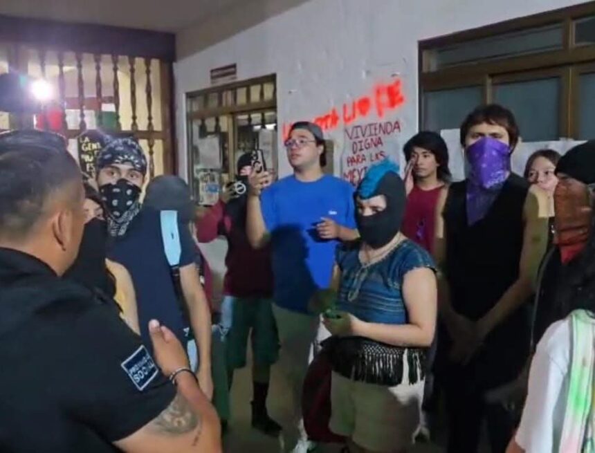 Puerto Vallarta alista denuncias por vandalización del patrimonio municipal