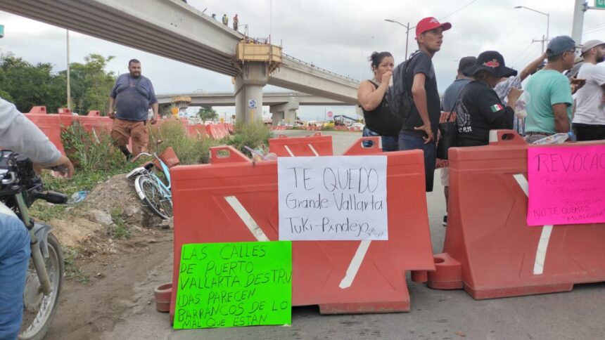 Empresarios de Puerto Vallarta y Bahía de Banderas exigen diálogo ante bloqueos