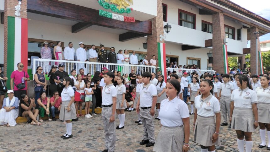IMG-20250916-WA0125 Miles participan en desfile cívico-militar por el 215 aniversario del inicio de la independencia de México en Puerto Vallarta