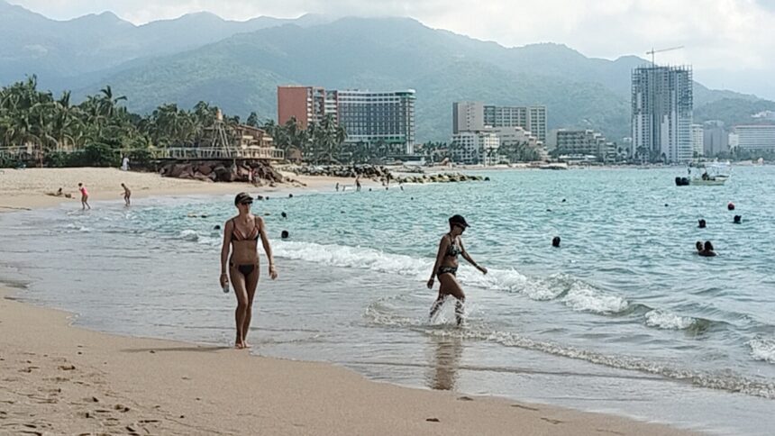 Encarecimiento habría generado un verano atípico en Puerto Vallarta: Coparmex