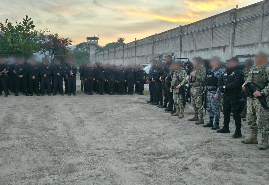 Trasladan a tres reos del penal de Puerto Vallarta a Puente Grande