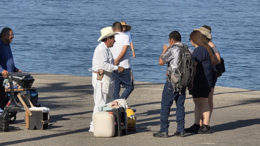 Vendedores de playa en Puerto Vallarta reportan repunte en ventas