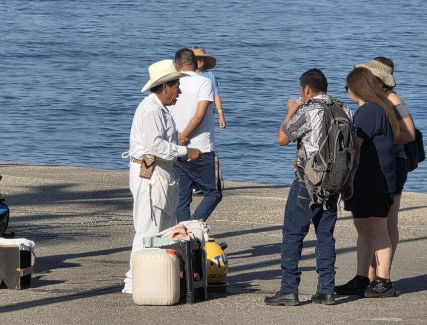 Vendedores de playa en Puerto Vallarta reportan repunte en ventas