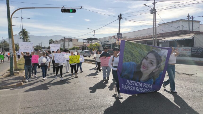 Clarisa Manifestacion3 Segunda manifestación por Clarisa Rodríguez colapsa la vialidad de Puerto Vallarta