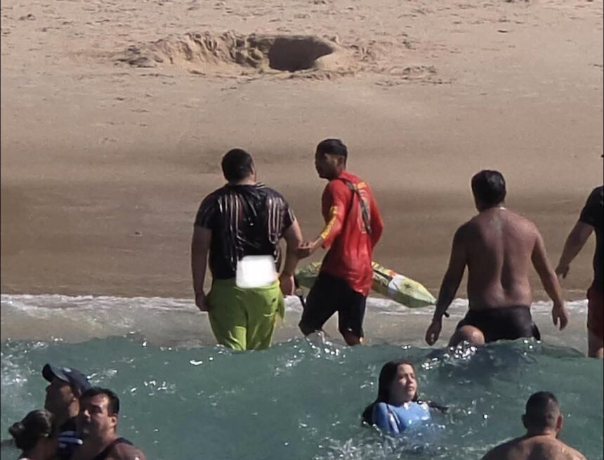 Rescatan a bañista arrastrado por corriente en Playa Palmares, Puerto Vallarta