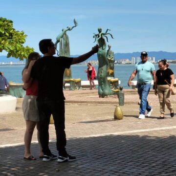 Termómetro en Vallarta supera hasta en 5 grados la temperatura promedio de invierno