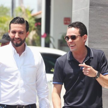 Luis Munguía reconoce labor de Rodrigo Pérez en la Tesorería y lo invita a nuevo cargo