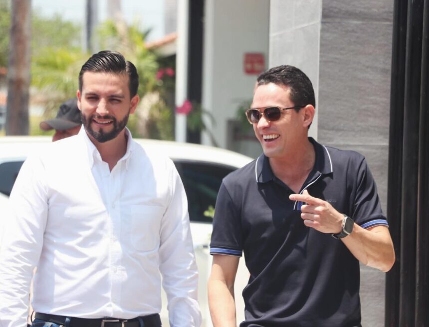 Luis Munguía reconoce labor de Rodrigo Pérez en la Tesorería y lo invita a nuevo cargo