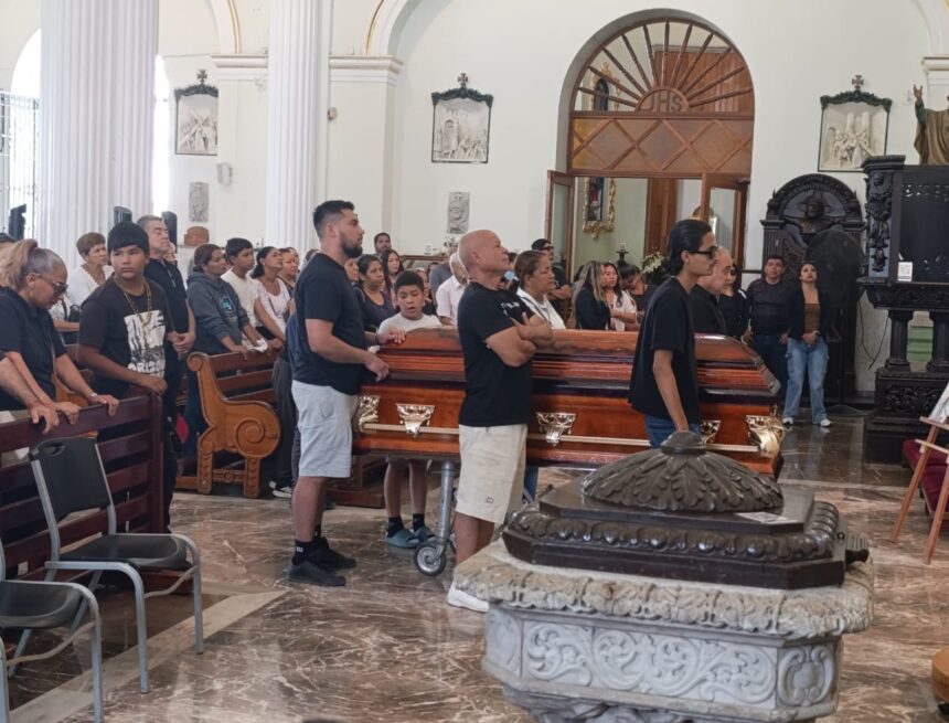 Realizan misa para despedir a Clarisa Rodríguez