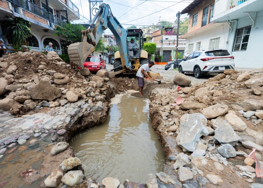 Grasas de establecimientos comerciales provocan taponamientos y derrames de drenaje