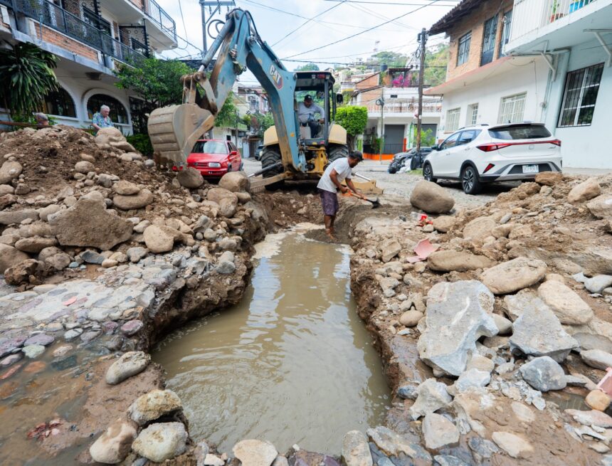 1 (1) Grasas de establecimientos comerciales provocan taponamientos y derrames de drenaje
