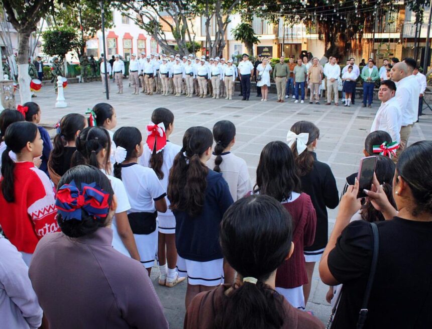 Personal Naval participa en el 109 Aniversario de la Promulgación de la Constitución Mexicana, en Puerto Vallarta