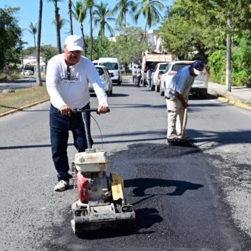 Arranca programa de bacheo en avenidas clave de Puerto Vallarta
