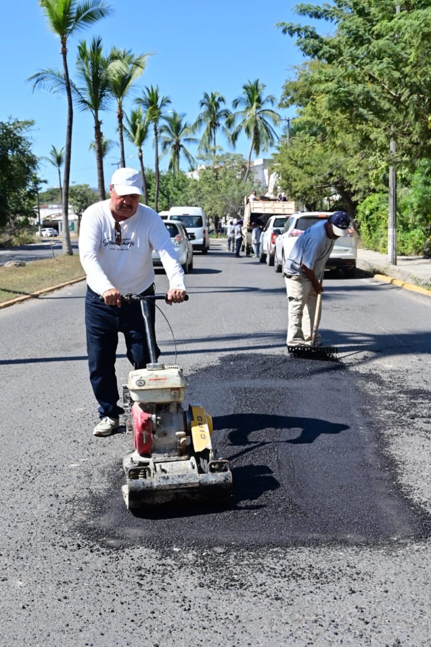 Arranca programa de bacheo en avenidas clave de Puerto Vallarta