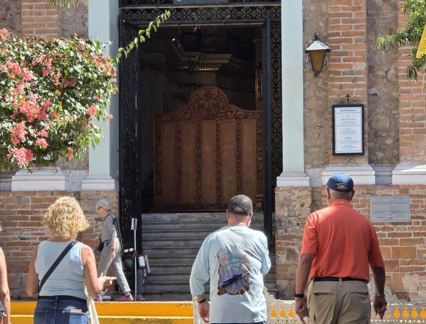 Roban alcancías de la parroquia principal de Puerto Vallarta