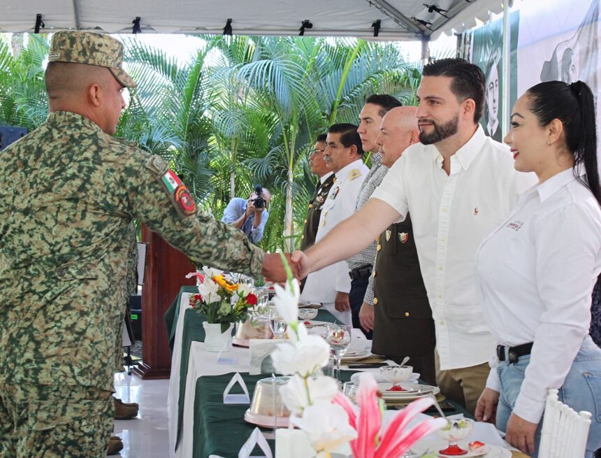 Alcalde Luis Munguía conmemora el 113 Aniversario del Ejército Mexicano