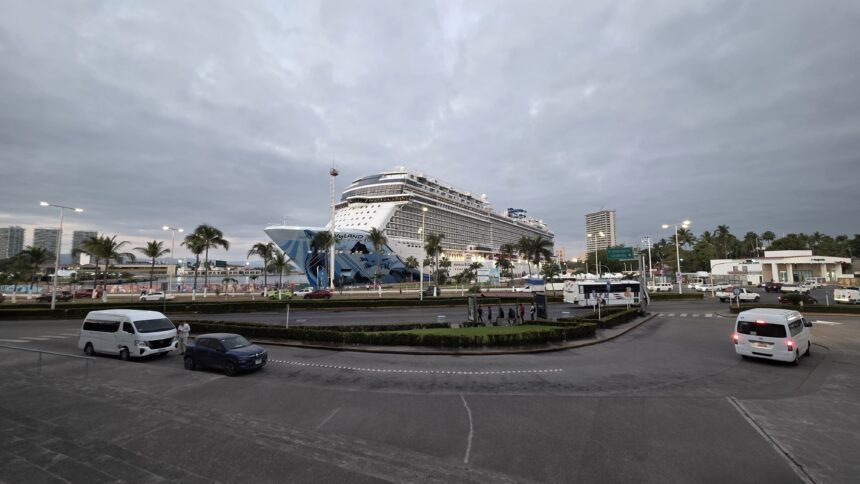 Vuelven los cruceros a Puerto Vallarta; atraca el primero del mes con más de 4 mil 500 pasajeros