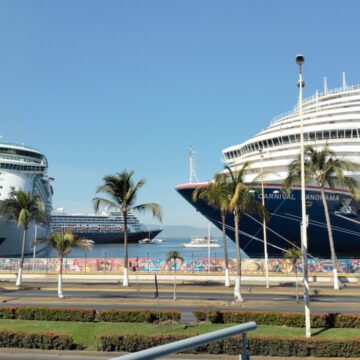 IMG-20260414-WA0039 En seis cruceros, recibe Vallarta más de 20 mil turistas internacionales en tres días