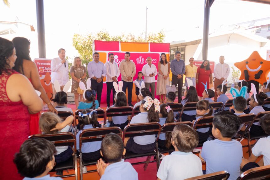 Van por la cuarta escuela de Puerto Vallarta con el programa Jalisco con Estrella
