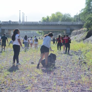 Realizan jornada de limpieza en el río Pitillal