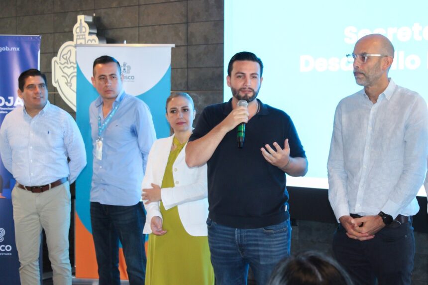 Dan banderazo a apoyos del Gobierno estatal para empresas en Puerto Vallarta