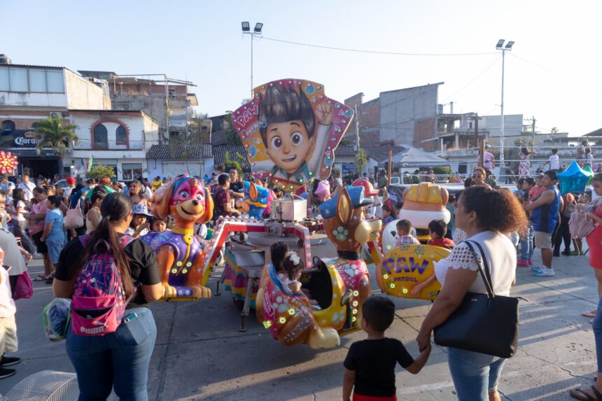 Celebración del día del niño reúne a cientos de familias en El Pitillal