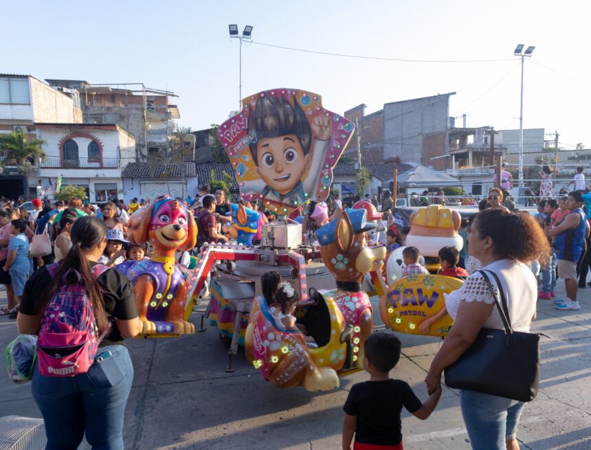 Celebración del día del niño reúne a cientos de familias en El Pitillal