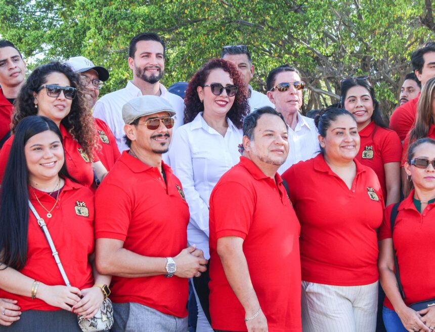 Munguía reconoce compromiso de trabajadores en el Día del Trabajo
