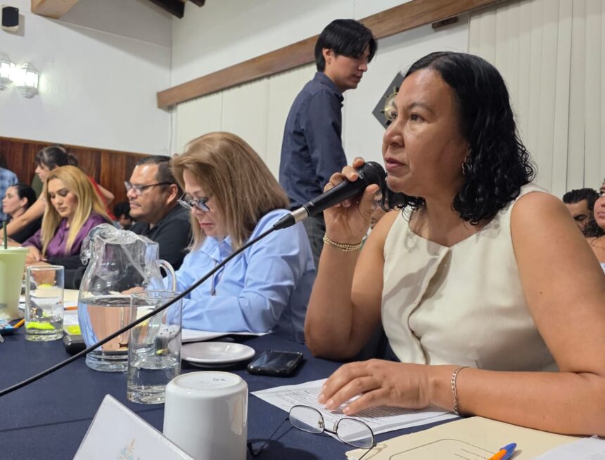 Vallarta busca convenio con WWF