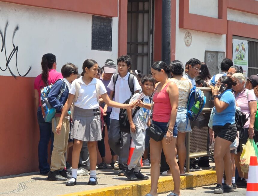 Celebran paterfamilias vallartenses cancelación de vacaciones anticipadas