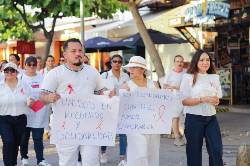 Vallarta se une a vigilia en memoria de las víctimas del SIDA