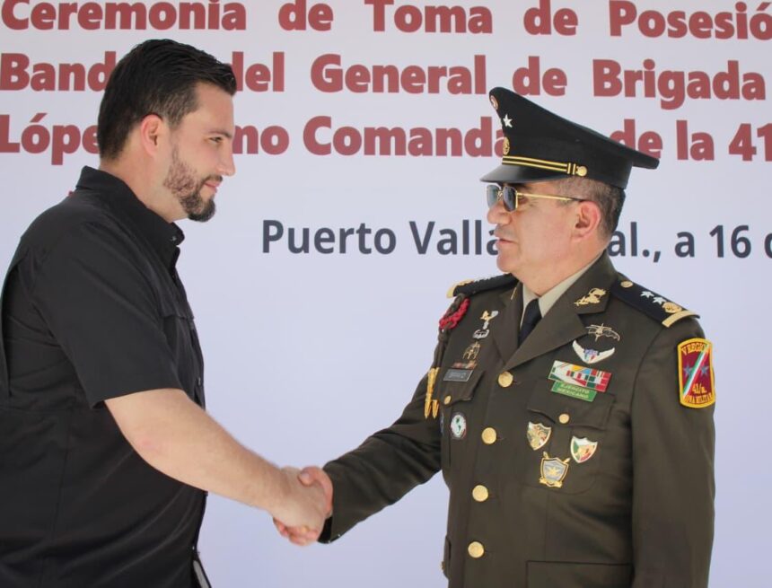 Luis Munguía atestigua cambio de mando en la 41/a. Zona Militar
