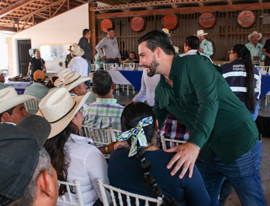 Refrenda Munguía respaldo al sector ganadero