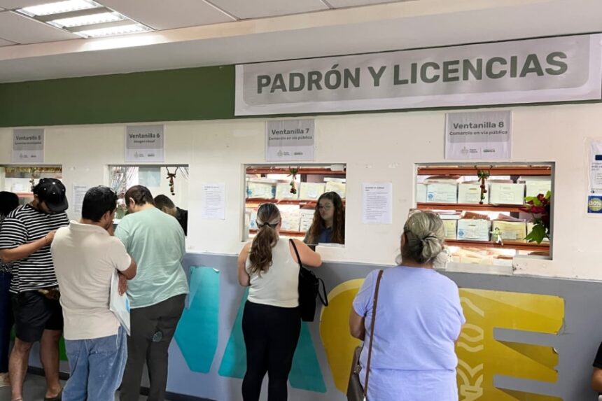 Luis Fuentes deja Padrón y Licencias