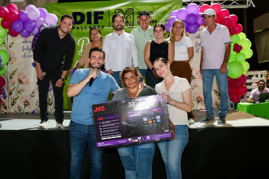 Llevan celebración a mamás de Cañadas
