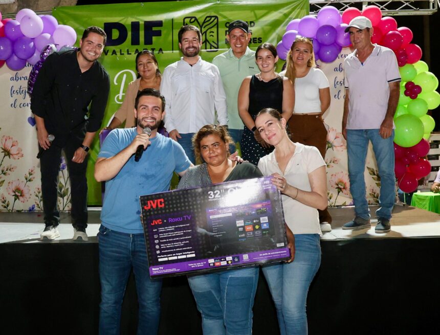 Llevan celebración a mamás de Cañadas