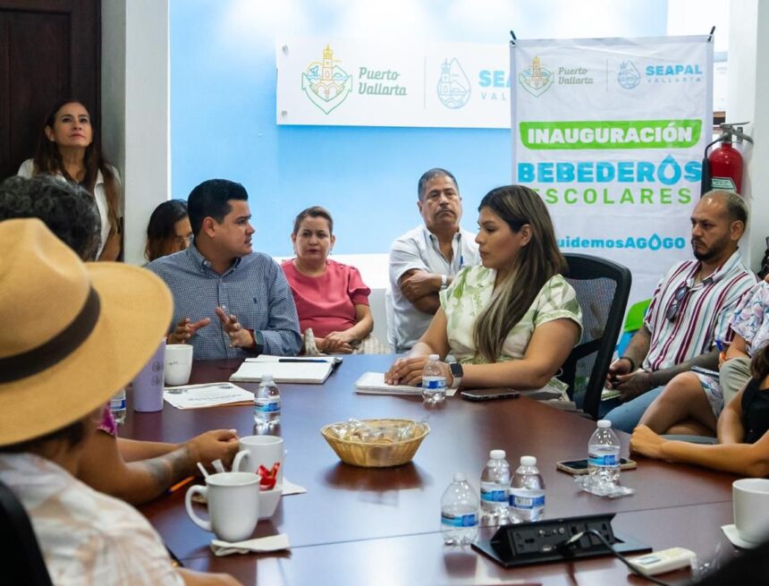 Maestras y maestros son fundamentales en el programa de Bebederos Escolares: Carlos Ruiz