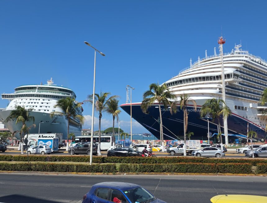 Arriban a Puerto Vallarta los dos últimos cruceros del mes de mayo