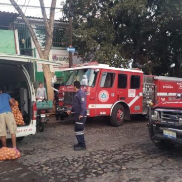 Aprueban apoyos para locatarios afectados por incendio en mercado 5 de Diciembre