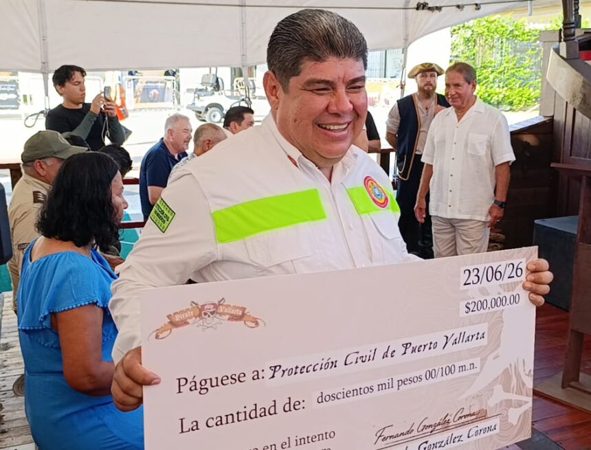 Donativo Protección Civil Protección Civil y Bomberos de Puerto Vallarta recibe donativo por 200 mp