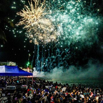 Vallarta celebra su aniversario con música, tradición y fuegos artificiales en el Malecón
